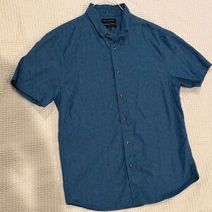 Banana Republic Men's Casual Blue Button-Down Shirt
